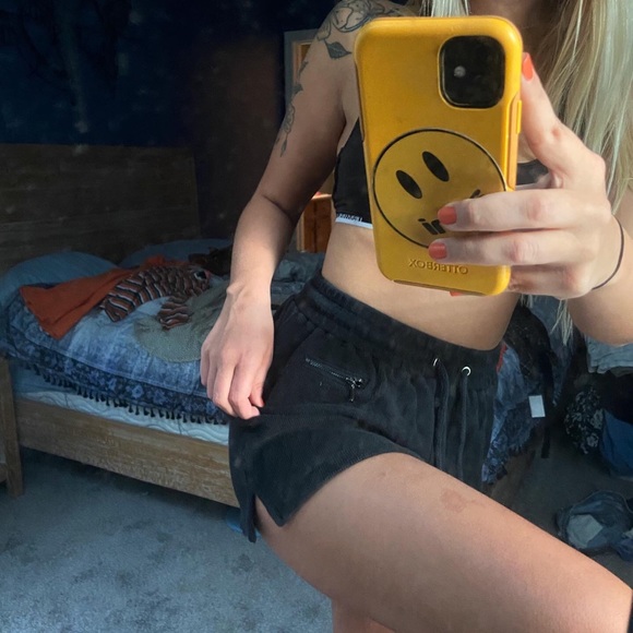 Black Basketball Shorts with Zipper Pockets - Picture 1 of 2